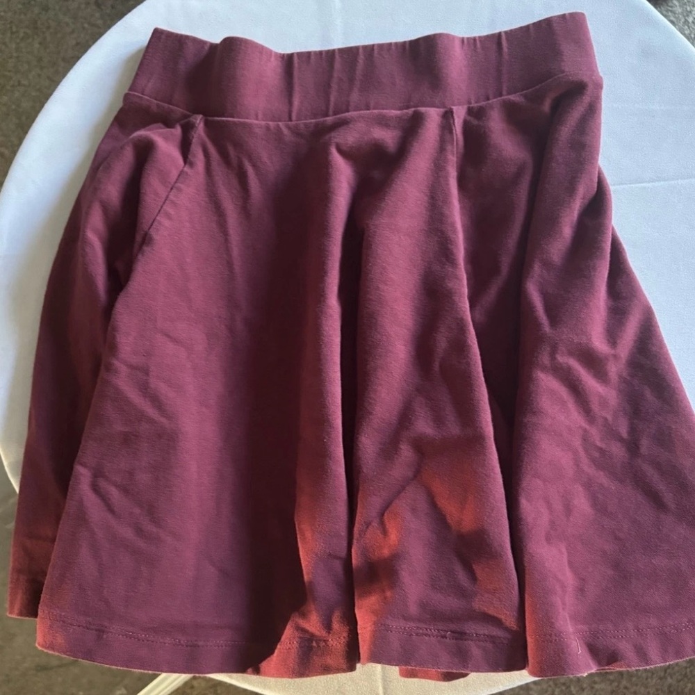 Divided XS Elegant Burgundy Women's Skirt - Picture 6 of 9